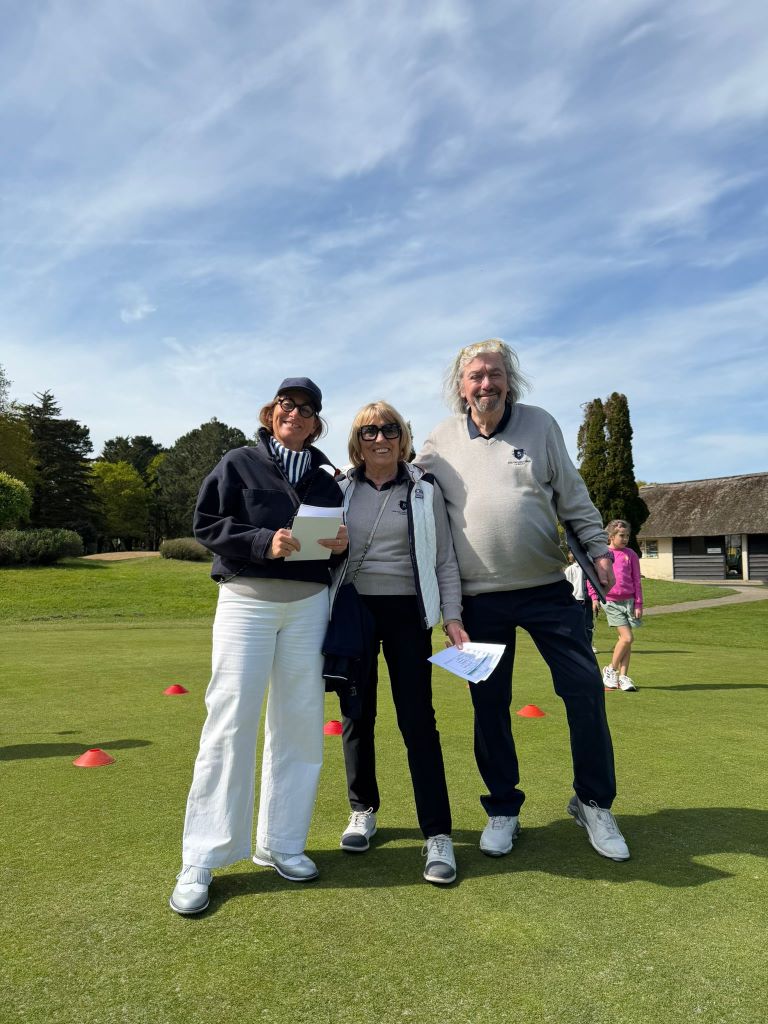 Pascale, Anne-Marie et Christian, les bénévoles de la Commission Sportive aux commandes de cette animation.